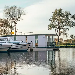 4* Bateau-hôtel Homeboat Glamping